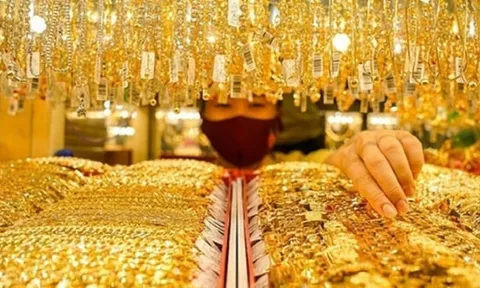 Giá vàng thế giới và trong nước cùng giảm