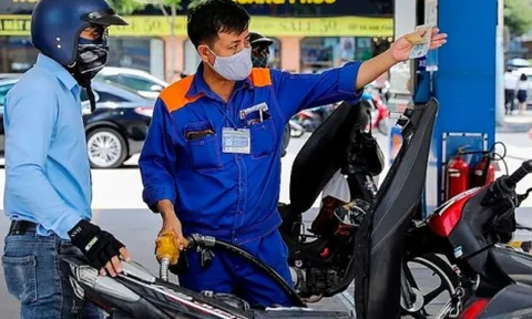 Giá xăng, dầu giảm gần 1.000 đồng/lít