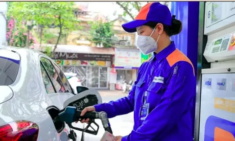 Giá xăng, dầu tăng giảm trái chiều