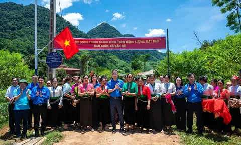 Hành trình “Ánh sáng xanh” thắp sáng mọi nẻo đường Việt Nam