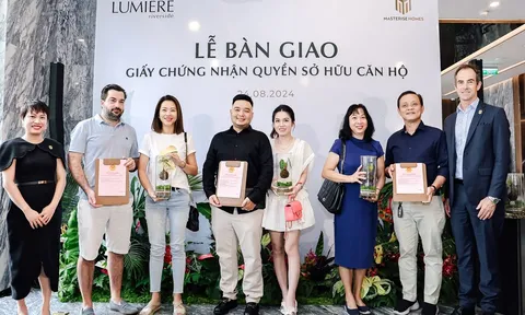 Masterise Homes bàn giao sổ hồng cho cư dân LUMIÈRE riverside theo đúng cam kết