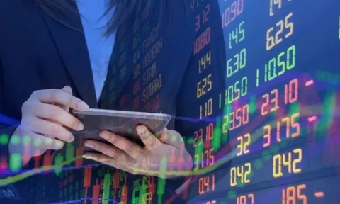 Lực cầu gia tăng, VN-Index nhích nhẹ cuối phiên