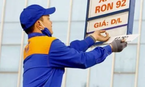Giá xăng giảm, dầu tăng mạnh từ 15h chiều 5/9