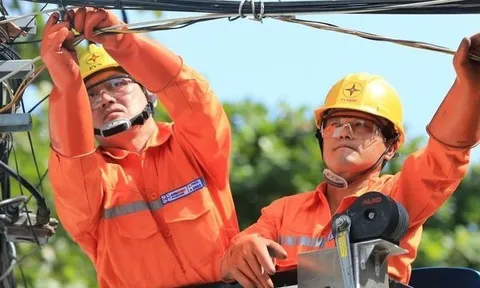 Bộ Công Thương lên tiếng việc giá điện phải “cõng” khoản lỗ của EVN