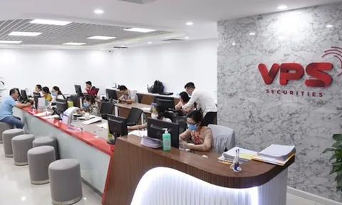 Sát ngày họp cổ đông bất thường, lãnh đạo VPS viết đơn từ nhiệm