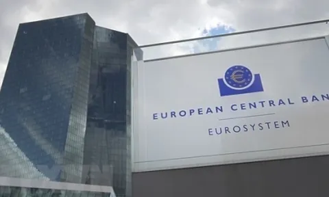 ECB tăng lãi suất lần thứ 10 liên tiếp, lên mức cao kỷ lục