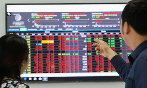 VN-Index giảm hơn 12 điểm phiên đầu tuần