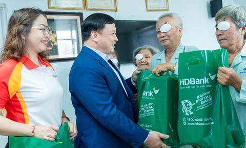 HDBank tiếp tục hành trình mang lại ánh sáng cho 1.000 bà con trong năm 2025