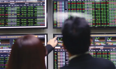 VN-Index giảm nhẹ, có lúc thủng mốc 1.200 điểm