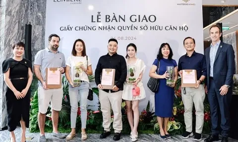 Masterise Homes® thăng hạng uy tín khi liên tục bàn giao sổ hồng đến cư dân