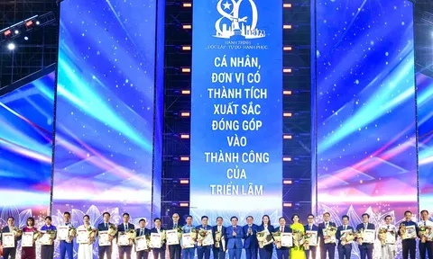 MIK Group lọt Top “Không gian trưng bày tiêu biểu” tại Triển lãm Thành tựu đất nước