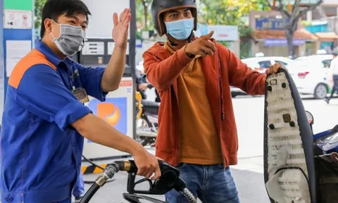 Giá xăng, dầu tiếp tục giảm