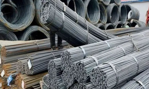 Giá thép nội địa tiếp đà đi ngang