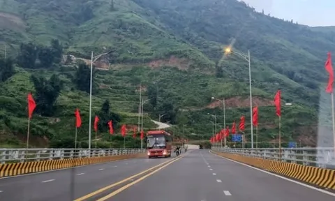 Đường nối cao tốc Nội Bài - Lào Cai đi Sa Pa chính thức thông xe