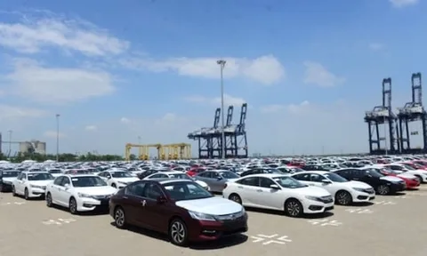 Ôtô nhập khẩu giảm tới 2.000 chiếc trong 1 tháng