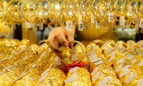 Giá vàng thế giới chững lại, vàng nhẫn trong nước tăng cao