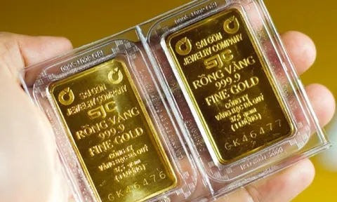 Giá vàng thế giới tăng, vàng nhẫn giảm mạnh