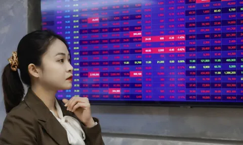 Sắc đỏ bao phủ, VN-Index giảm hơn 10 điểm