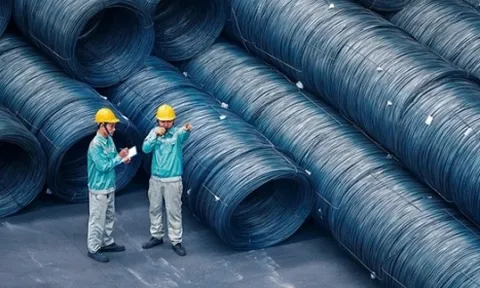 Sản lượng bán hàng thép tháng 9 'thụt lùi', Hòa Phát có đang gặp khó?