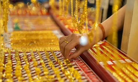 Giá vàng thế giới lao dốc, vàng nhẫn giảm mạnh