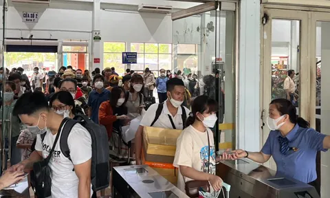 Vé tàu Tết mở bán từ ngày 20/10, nhiều giảm giá, ưu đãi
