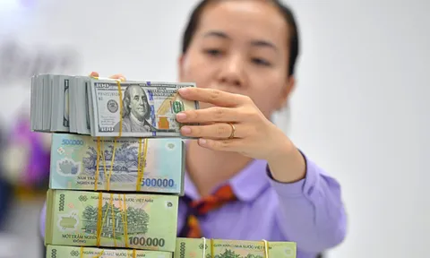 Giá USD ngân hàng tăng cao, tiến sát mốc 25.200 đồng