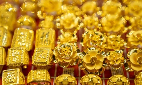 Giá vàng thế giới và trong nước tăng mạnh