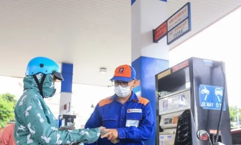 Giá xăng, dầu đồng loạt tăng đến hơn 800 đồng/lít