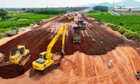 479 Hòa Bình, Lắp máy Trung Nam, Hải Đăng bị cảnh báo vi phạm tiến độ