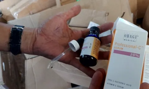 Tiêu hủy lô mỹ phẩm Obagi nhập lậu và thuốc phòng bệnh không rõ nguồn gốc