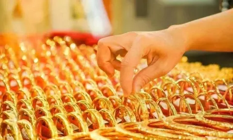 Giá vàng thế giới chinh phục kỷ lục mới