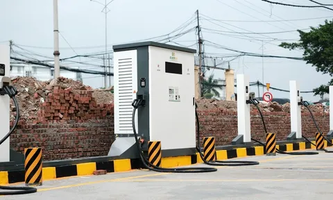 EverSolar hợp tác kinh doanh trạm sạc nhượng quyền V-GREEN