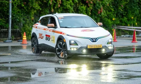 “Cày” 120.000 km, khách hàng Việt nhận xét về VinFast VF 6: “Chiếc xe đẻ ra tiền”