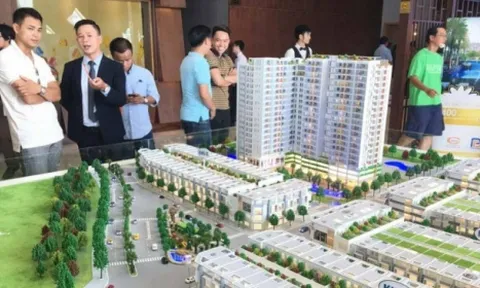 Thị trường bất động sản đang đóng băng: Có nên giải cứu?