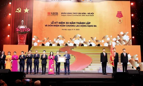 SHB nhận Huân chương Lao động hạng Ba nhân kỷ niệm 30 năm thành lập