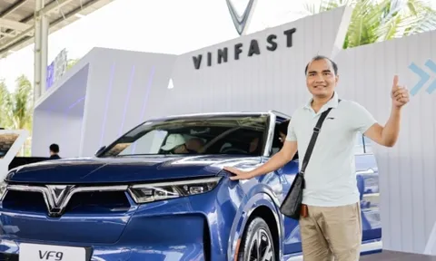 Chủ xe VinFast ngỡ ngàng với món quà "xịn xò" từ hãng xe số 1 Việt Nam