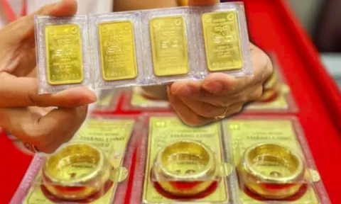 Giá vàng SJC vượt mốc 154 triệu đồng/lượng