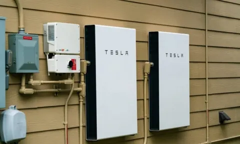 Nguy cơ cháy nổ cao, 10.500 thiết bị pin của Tesla bị thu hồi
