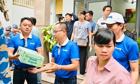 Vinamilk hỗ trợ hàng trăm nghìn sản phẩm dinh dưỡng đến người dân vùng lũ miền Trung và Tây nguyên