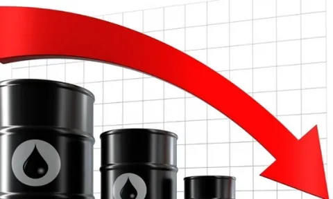Giá dầu giảm xuống gần mức thấp nhất năm
