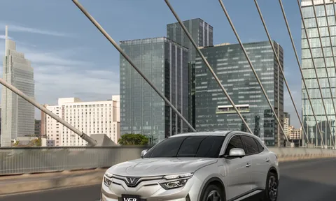 VinFast VF 8 so sức mạnh, tiện nghi với Ford Everest: Xe điện Việt khiến đối thủ 'mất hình'