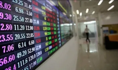 Thanh khoản sụt giảm nhưng VN-Index vẫn tăng 8 điểm