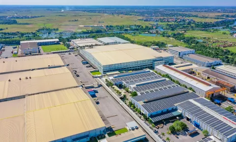 Điện mặt trời áp mái trong KCN: Xu hướng tất yếu và các nút thắt cần gỡ 