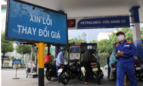 Vào kỳ điều chỉnh, giá xăng giảm lần thứ 4 liên tiếp