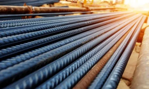 Giá thép hôm nay tiếp đà giảm