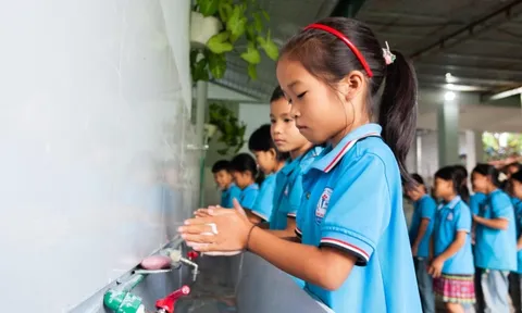 FPT Long Châu cùng khách hàng chung tay mang đến môi trường học đường sạch sẽ - an toàn cho học sinh vùng cao