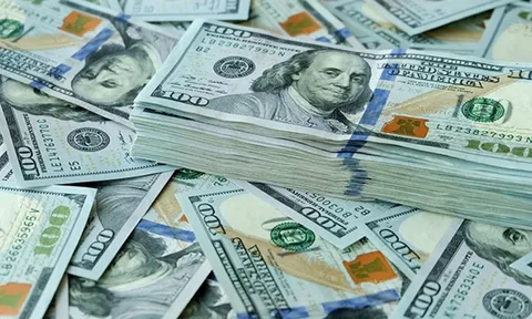 Giá USD tự do tăng mạnh, lên sát 26.000 đồng