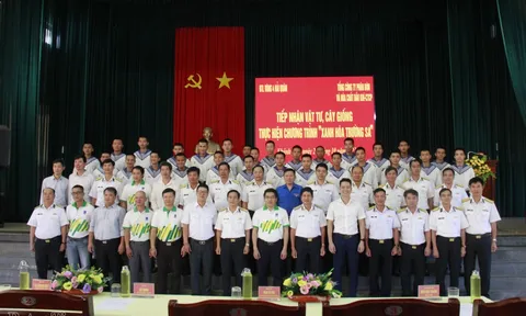 PVFCCo bàn giao vật tư và 100.000 cây xanh góp phần xanh hoá Trường Sa 