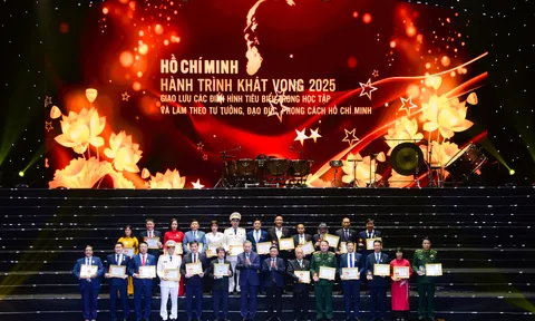 Đảng uỷ VietinBank được vinh danh tập thể điển hình tiêu biểu trong “Học tập và làm theo tư tưởng, đạo đức, phong cách Hồ Chí Minh”