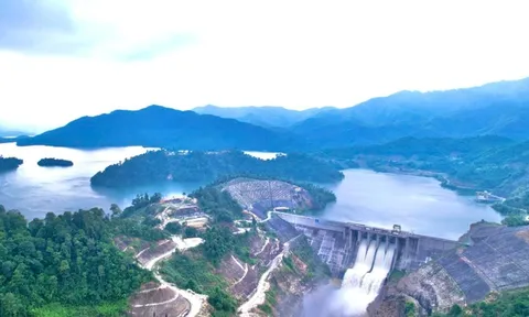 Thủy điện Hủa Na (HNA): Kế hoạch lợi nhuận 2026 giảm mạnh sau năm vượt đỉnh, dành 500 tỷ đồng cho chiến lược mở rộng